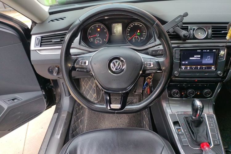 Used Volkswagen Passat 2016 330TSI DSG Luxury Edition Steering Wheel