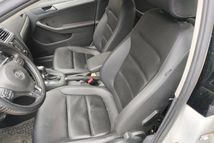 Used Volkswagen Sagitar 2014 1.4TSI Automatic Luxury Model Left Front Seat