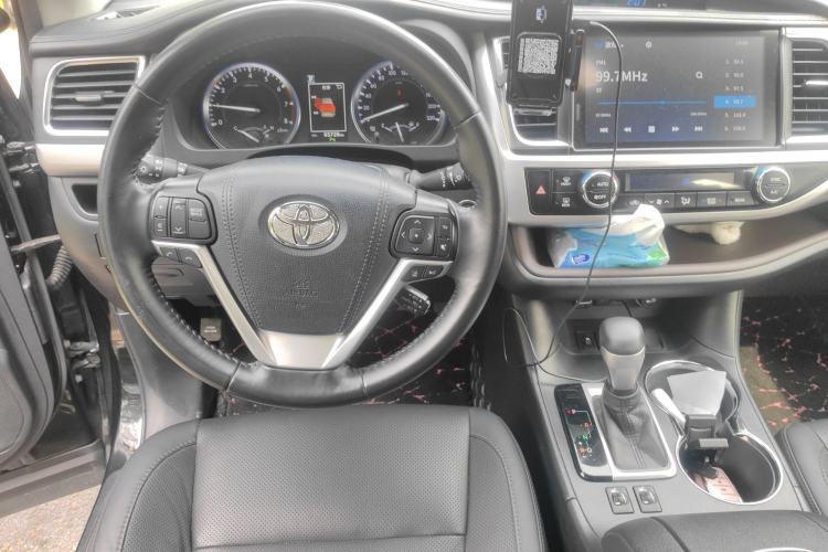 Used Toyota Highlander 2018 2.0T Four-Wheel Drive Prestige Version 7 Seats China VI Standard Steering Wheel