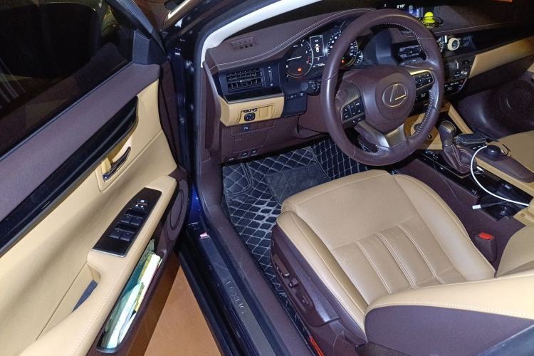 Used Lexus ES 2015 200 Elite Edition
