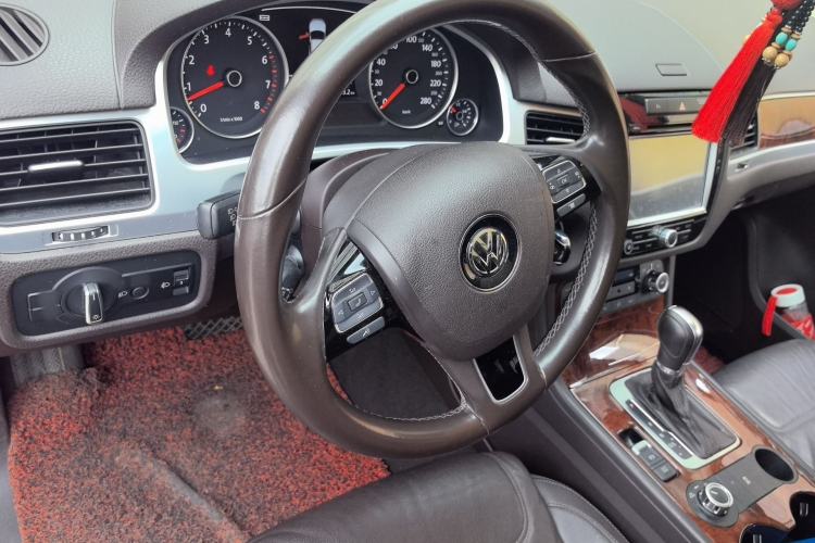 Used Volkswagen Touareg 2014 3.0 TSI New Edition Steering Wheel