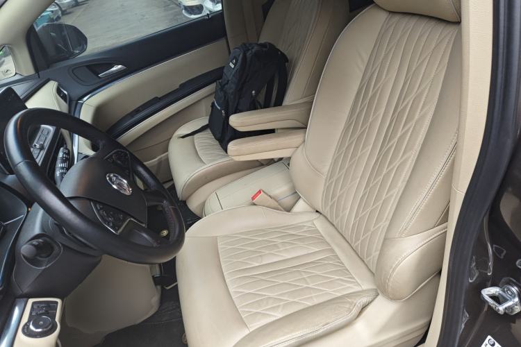 Used Buick GL8 2023 Facelifted Land Cruiser Executive Luxury Version
