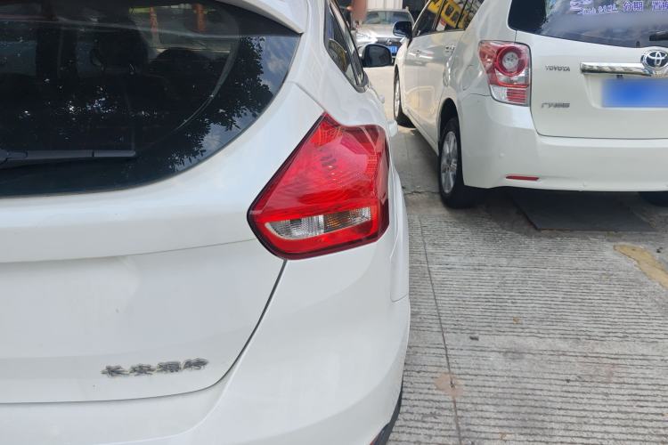 Used Ford Focus 2017 Hatchback 1.6L Automatic Comfort Plus SmartDrive Edition
