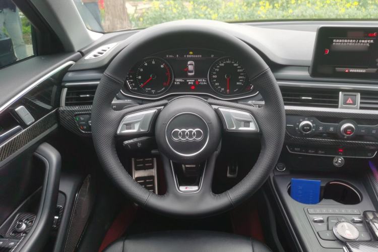 Used Audi A4L 2019 40 TFSI Ambition China VI
