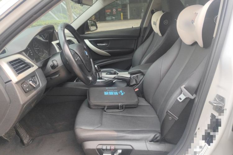 Used BMW 3 Series 2016 320Li Ambition Model
