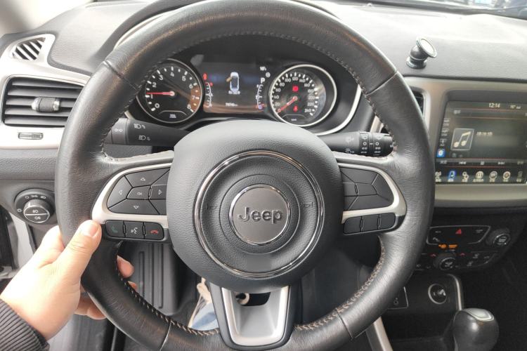 Used Jeep Compass 2017 200T Automatic Family Edition
