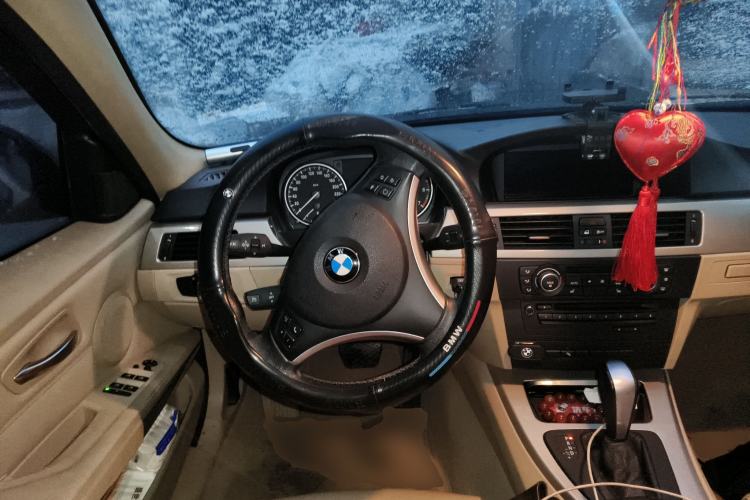 Used BMW 3 Series 2010 320i Luxury Model