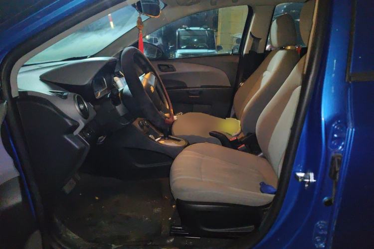 Used Chevrolet Aveo Sonic 2014 Sedan 1.4SL AT Fashion Edition