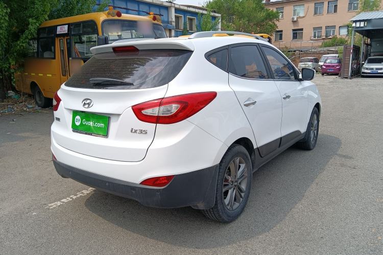 Used Hyundai ix35 2015 2.0L Automatic 2WD Smart Version China V Standard Exterior 1