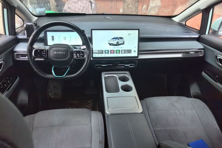 Used AION Y 2023 Plus 510 Tech Edition Center Console