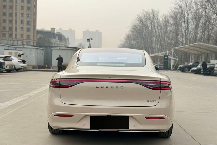 Used Hima Luxeed S7 2025 855 km Max