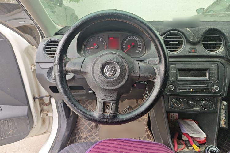 Used Volkswagen Jetta 2015 Value Edition 1.6L Manual Fashionable Style Steering Wheel