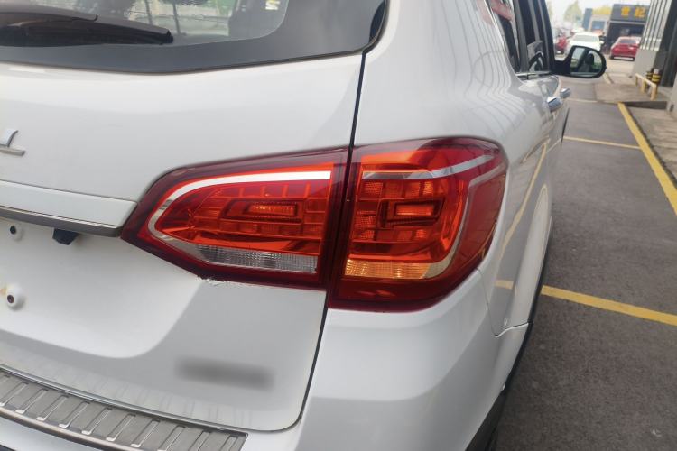 Used Haval H6 2017 Red-Label Sport Edition 1.5T Automatic Two-Wheel Drive Luxury Model Right Rear Taillight