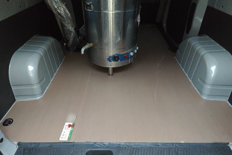 Used Farizon Super VAN 2025 Yucheng Action-Pak, Short-Axle 68kWh ZhiXin, 5-seater
