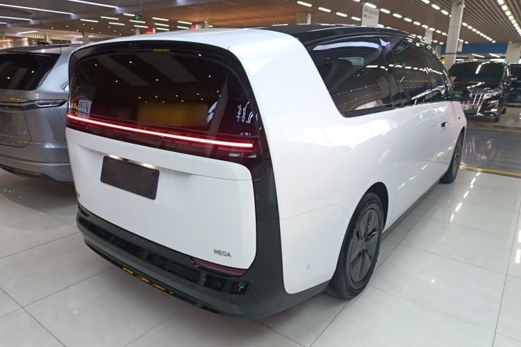 Used Li Auto MEGA 2025 Home Family Special Edition
