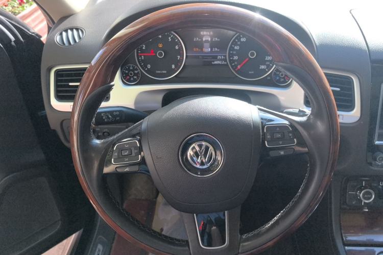 Used Volkswagen Touareg 2015 3.0 TSI Audacious Limited Edition Steering Wheel