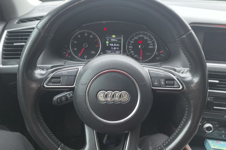 Used Audi Q5 2015 40 TFSI Comfort Model
