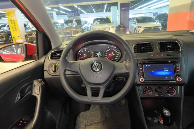 Used Volkswagen Polo 2014 1.6L Automatic Comfort Edition Steering Wheel