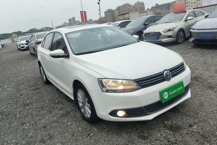 Used Volkswagen Sagitar 2014 Revised Version 1.4TSI Automatic Luxury Edition Front Right 45 Deg