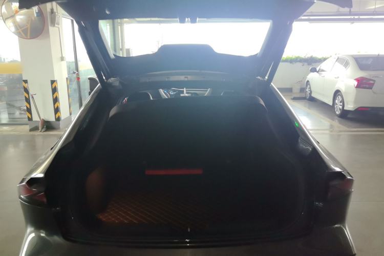 Used CHANGAN UNI-V 2023 1.5T Sport Edition Trunk