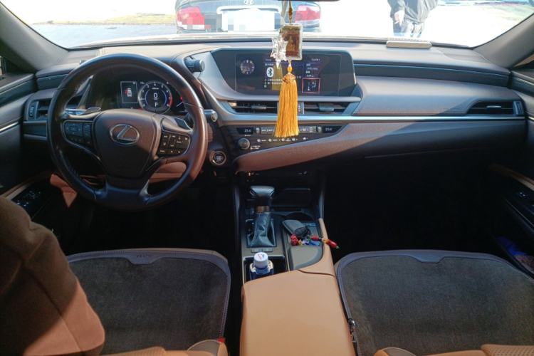 Used Lexus ES 2020 200 Excellence Edition
