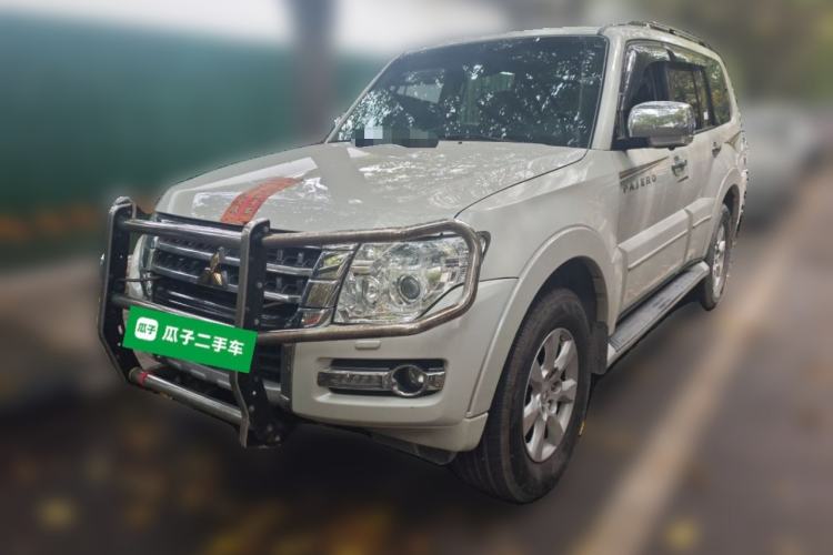 Used Mitsubishi Pajero 2016 3.0L Automatic Prestige Version China V Standard