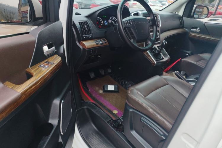 Used FORTHING Lingzhi PLUS 2021 Travel Edition 2.0L Manual Luxury 7-Seater
