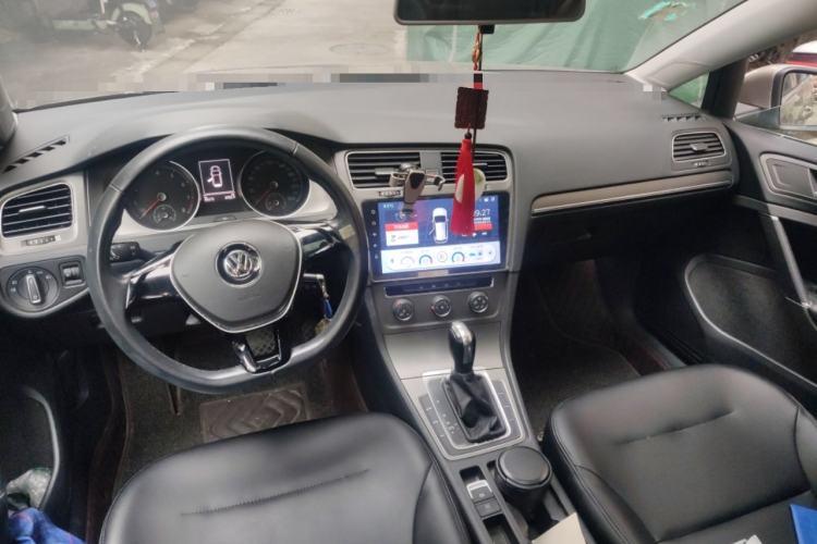 Used Volkswagen Golf 2016 230TSI Automatic Comfort Version
