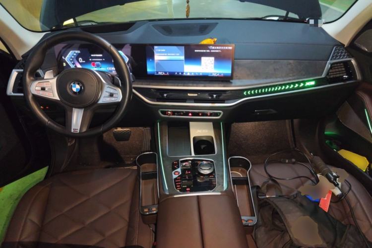 Used BMW X5 2023 xDrive 30Li Luxury M Sport Package
