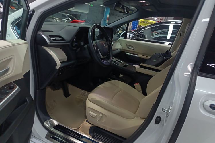 Used Toyota Sienna 2021 2.5L Hybrid Luxury Edition