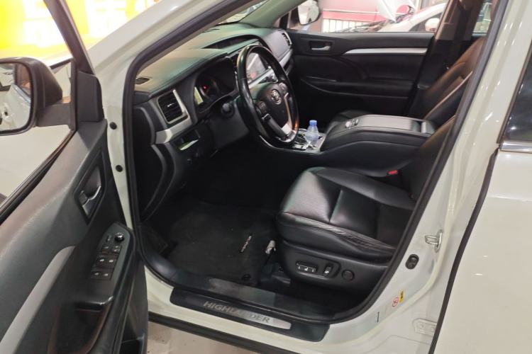 Used Toyota Highlander 2015 2.0T Four-Wheel Drive Luxury Edition 7-Seater Driver Seat