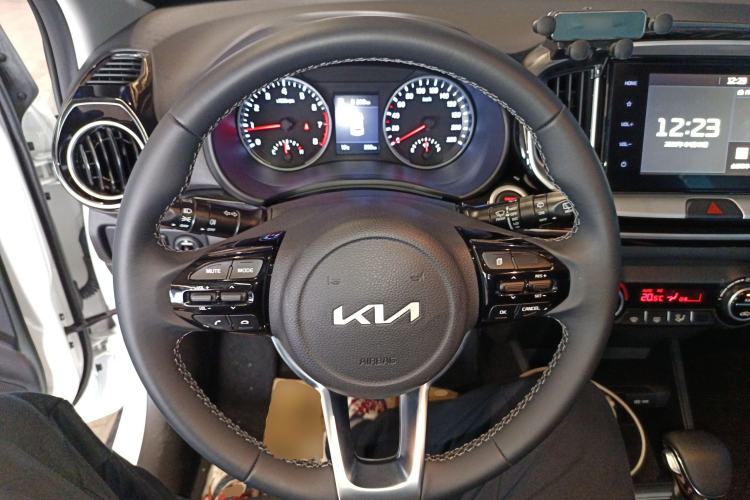 Used Kia kx1 Stonic 2021 1.4L CVT Sunroof Model Steering Wheel