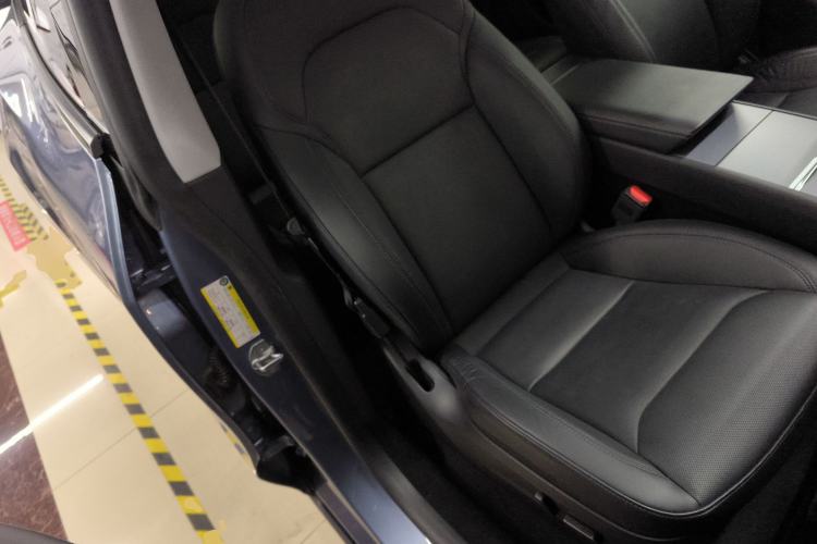 Used Tesla Model Y 2025 Rear-Wheel Drive First Edition