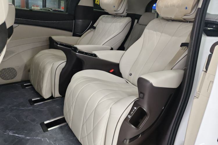 Used Denza D9 2024 DM-i 970 Luxury Model