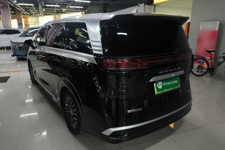 Used Denza D9 2022 DM-i 970 Four-Wheel Drive Prestige Model
