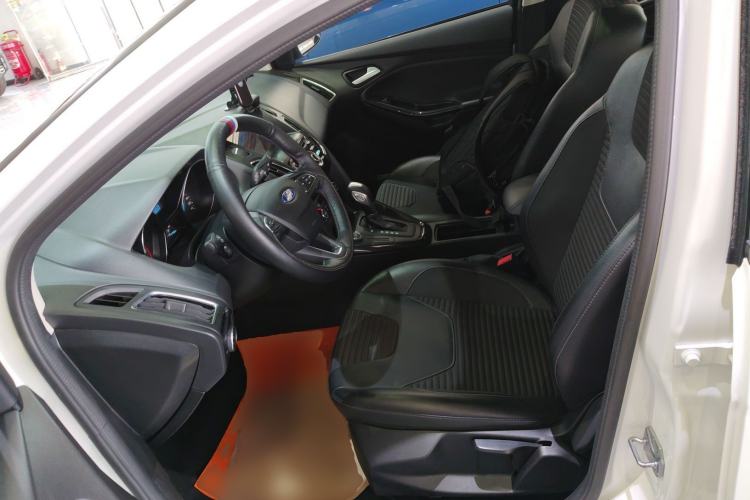 Used Ford Focus 2017 Hatchback 1.6L Automatic Fashion Edition Smart Drive Version
