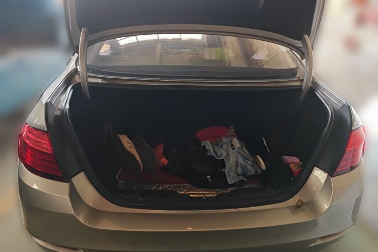 Used BMW 5 Series 2014 528Li Leading Model
