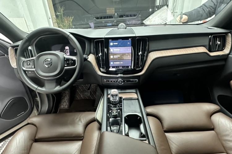 Used Volvo XC60 New Energy 2023 T8 Plug-in Hybrid Long-Range All-Wheel Drive Smart Luxury Edition