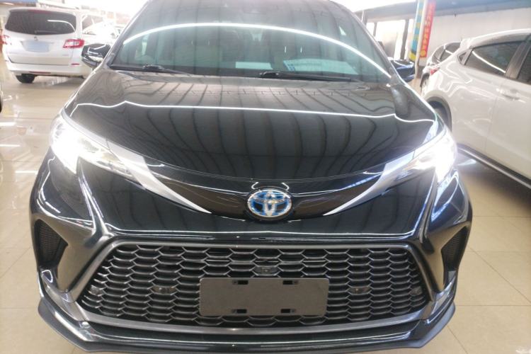 Used Toyota Granvia 2022 2.5L Hybrid Premium Edition Front