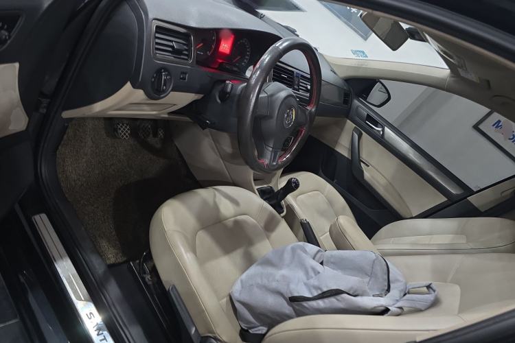 Used Volkswagen Santana 2015 1.6L Manual Comfort Edition