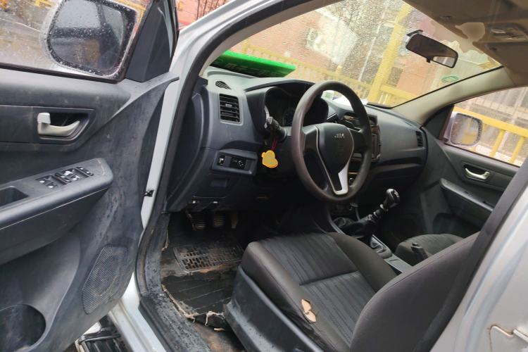 Used Isuzu JLM 2018 2.5T Two-Wheel Drive Diesel Luxury Version with Extended Cargo Bed JE4D25Q5A Driver Seat