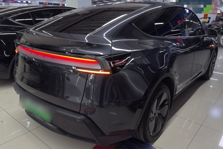 Used Tesla Model Y 2025 Rear-Wheel-Drive Version