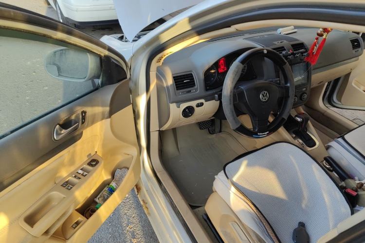 Used Volkswagen Sagitar 2006 2.0L Automatic Comfort Edition
