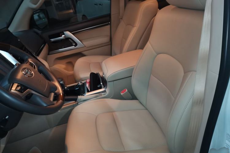 Used Toyota Land Cruiser 
