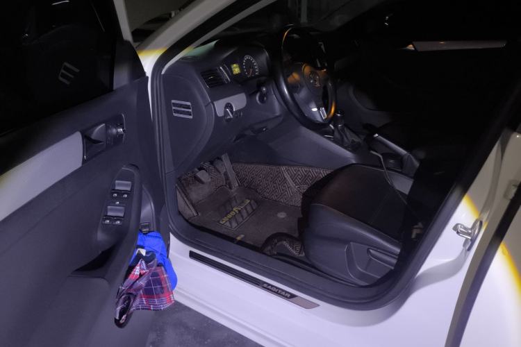 Used Volkswagen Sagitar 2014 Revised Version 1.6L Manual Comfort Edition
