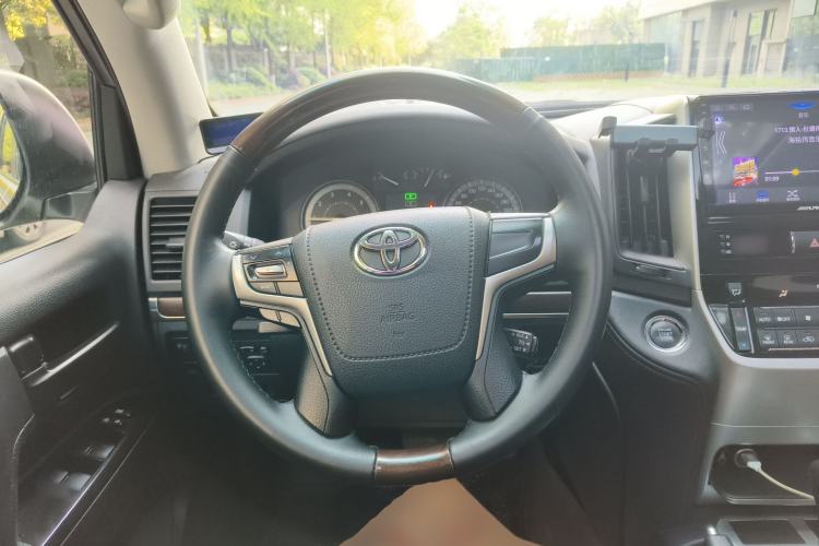 Used Toyota Land Cruiser 