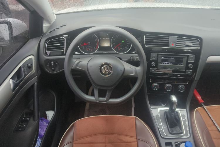 Used Volkswagen Golf 2018 1.6L Automatic Fashion Model Steering Wheel