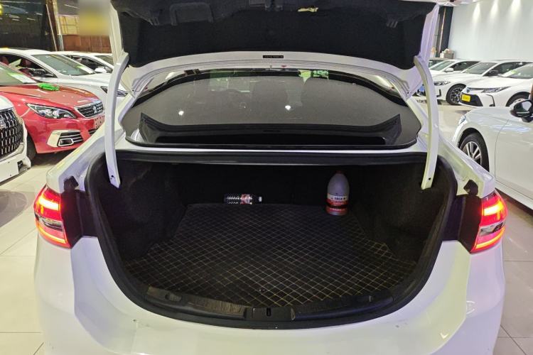 Used Ford Mondeo 2017 EcoBoost 180 Stylish Model Trunk