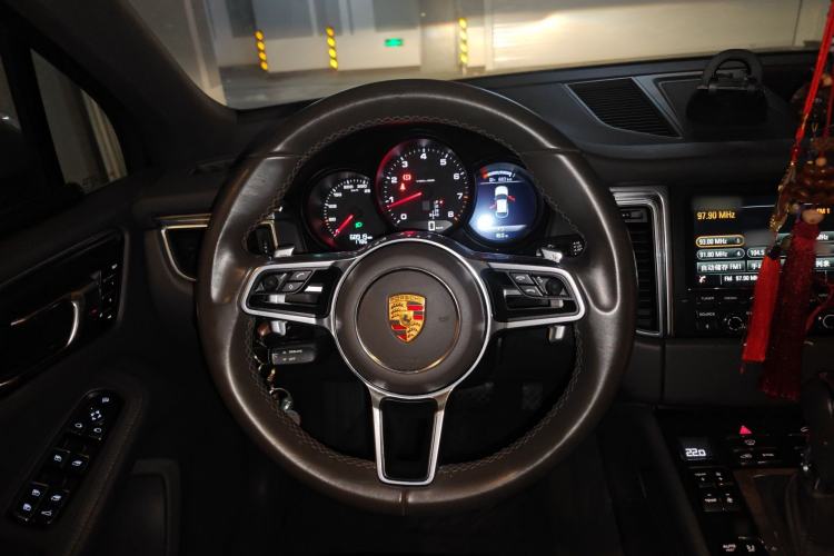 Used Porsche Macan 2016 Macan 2.0T Steering Wheel