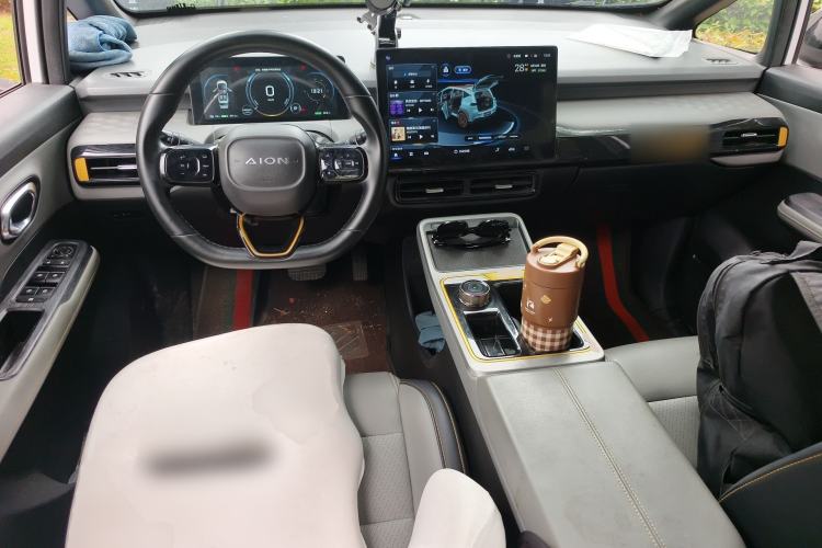 Used AION Y 2021 70 Intelligent Dynamic Edition Center Console